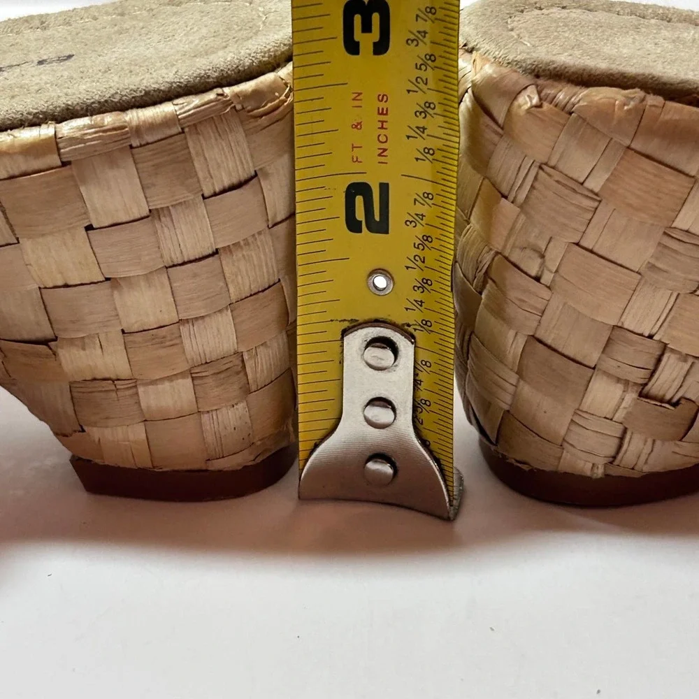 Bandolino~Women’s‎ 7 1/2” Pineapple Whimsical Weaved Wedge Sandals